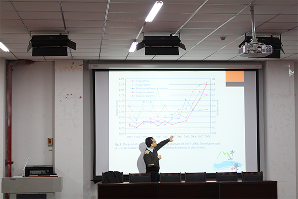 台湾中山大学李建强教授莅临新葡官方网站作学术讲座 台湾中山大学李建强教授莅临新葡官方网站作学术讲座