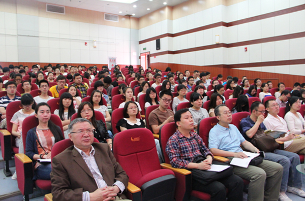 经济管理学院邀请于渤教授来新葡官方网站作报告 经济管理学院邀请于渤教授来新葡官方网站作报告