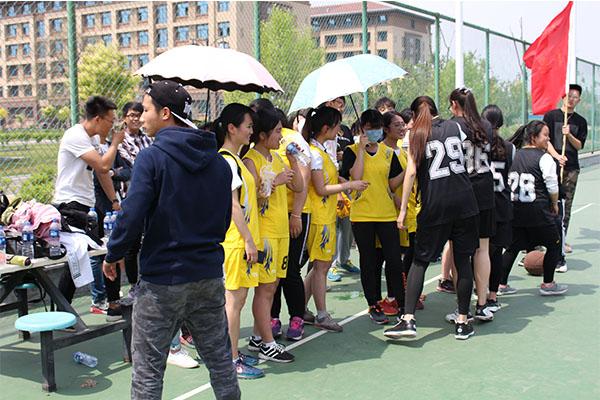恭祝我院于3003新葡官方网站女子篮球赛中首战告捷 恭祝我院于3003新葡官方网站女子篮球赛中首战告捷